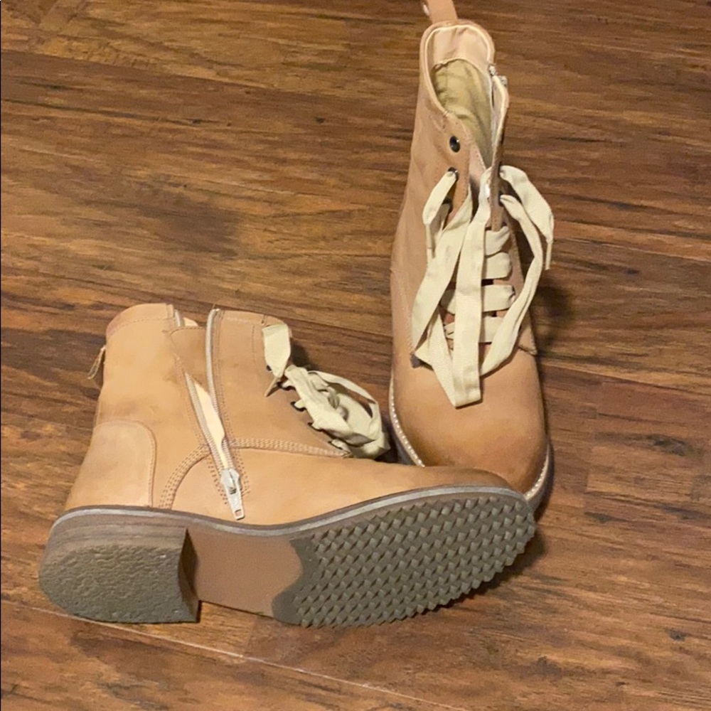 tan combat boots